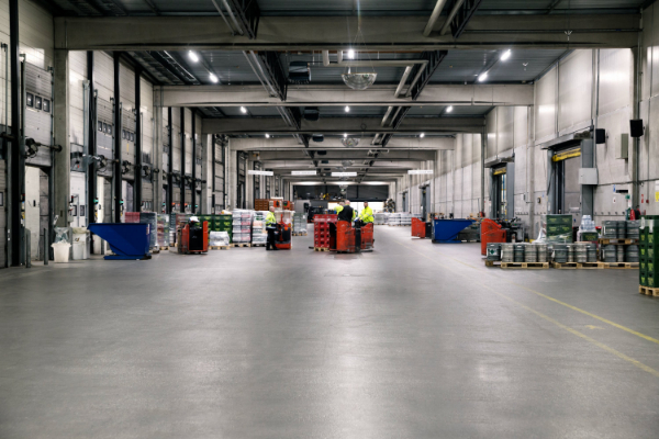 De magazijnen en vervoerszones van Carlsberg zijn nu veel beter verlicht