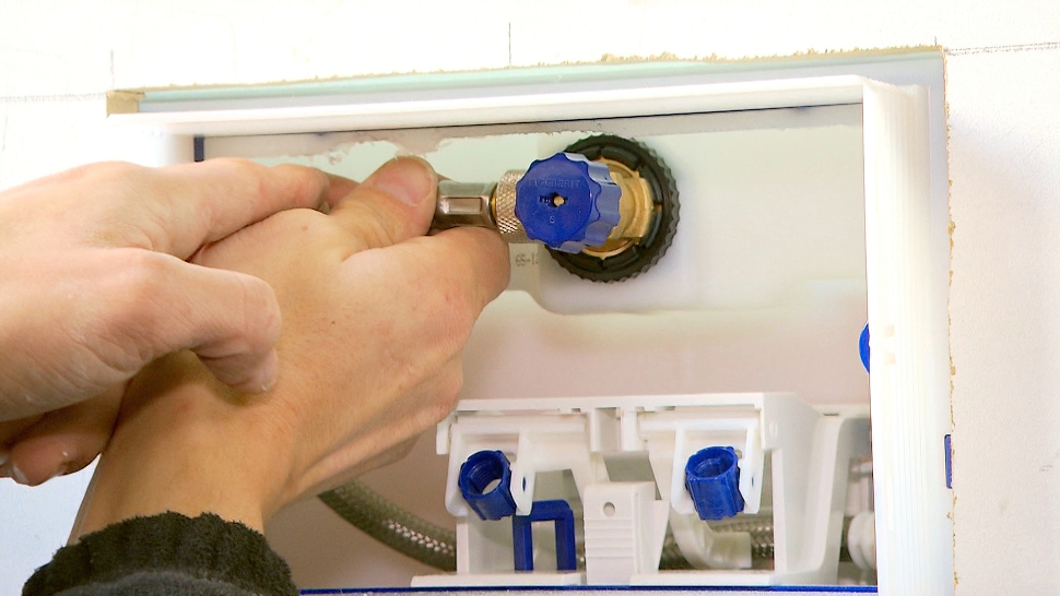 aansluiten inbouwsas sanitair wc 