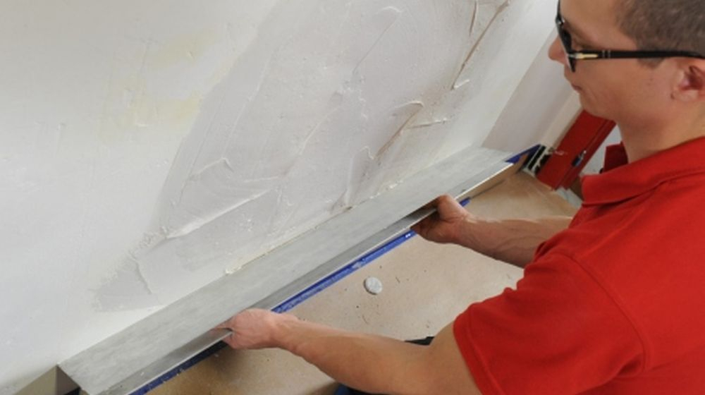 nat-in-natlaag renovatiepleister