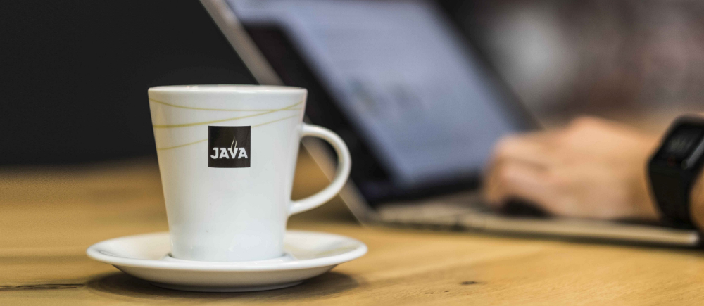 koffie in dagbladhandel