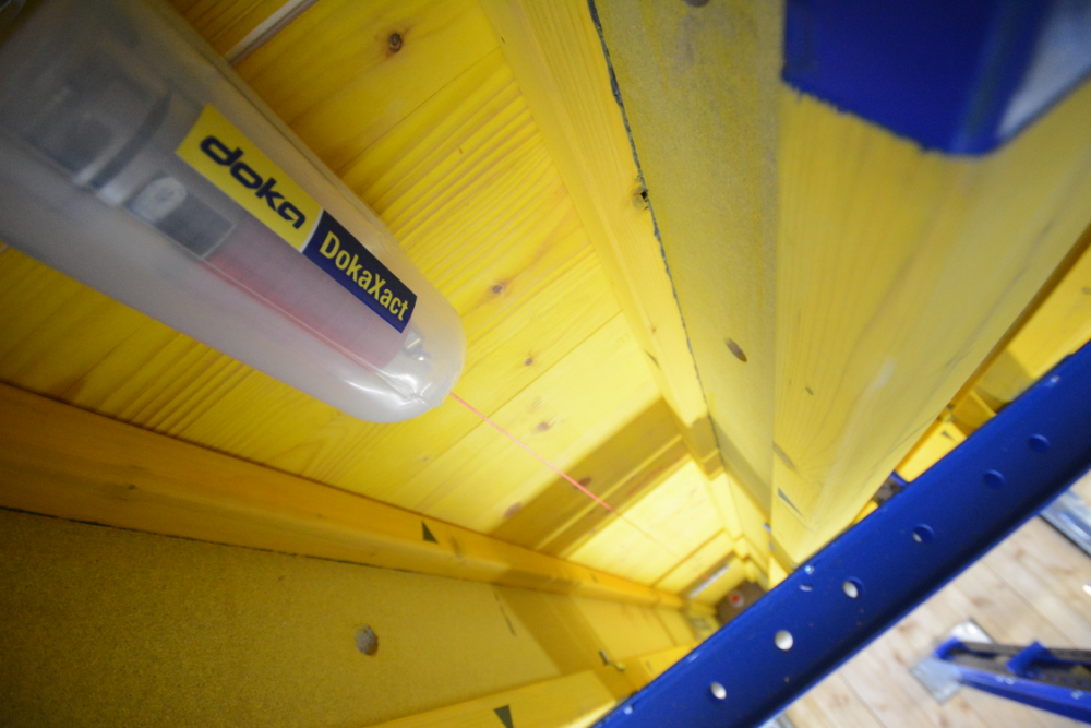DOKA – Système de positionnement numérique DokaXact pour coffrages, pour la construction précise de structures verticales