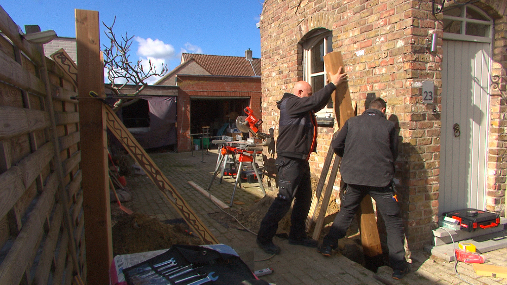 palen zetten zelf tuinpoort maken