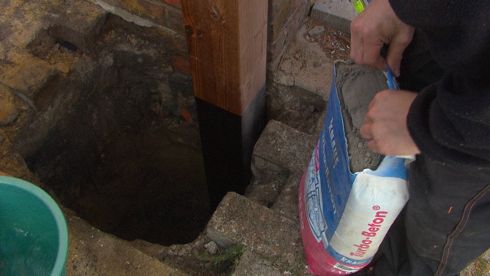betonvoet zelf tuinpoort maken