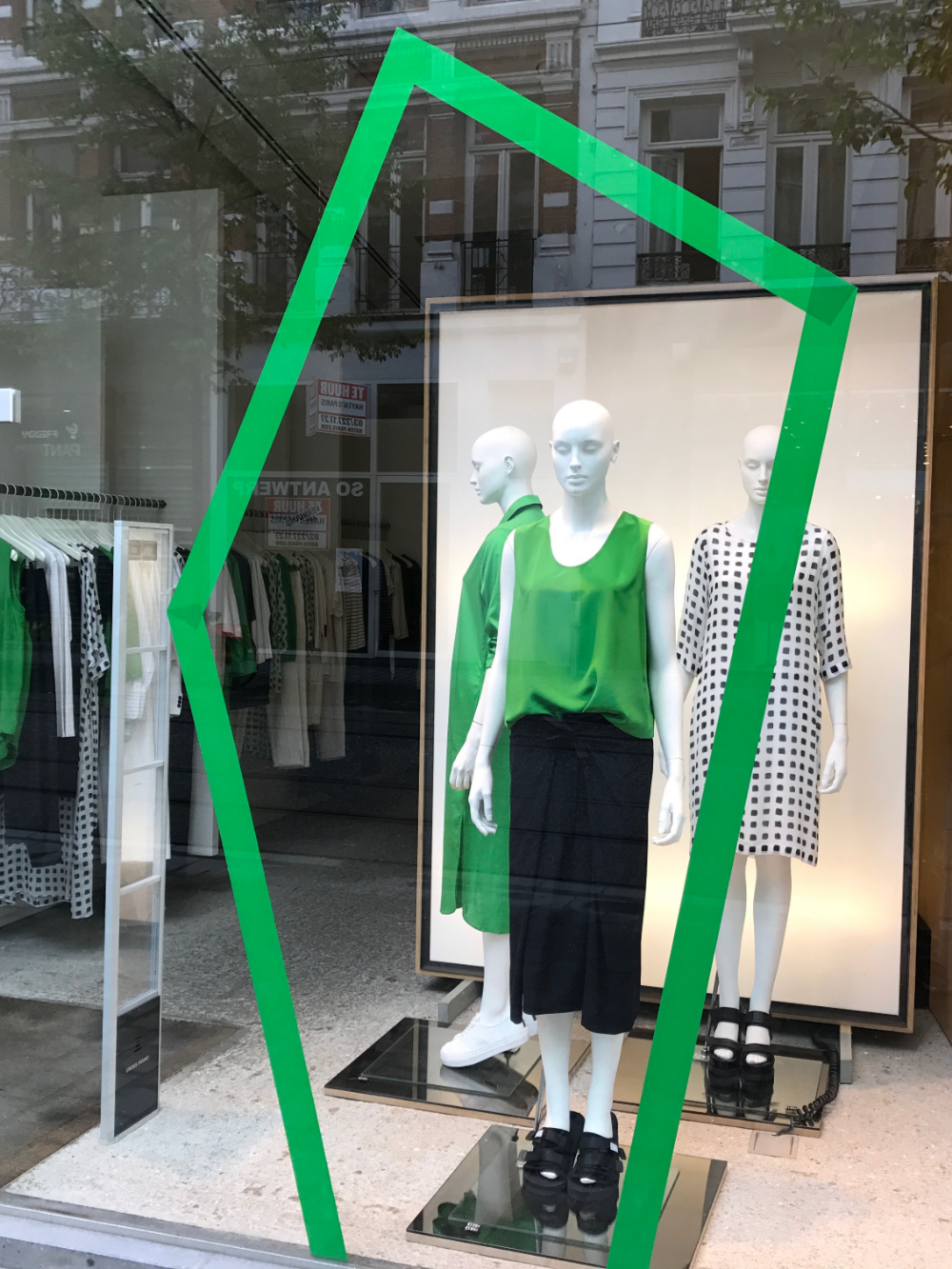 consument aantrekken klant etalage gevel