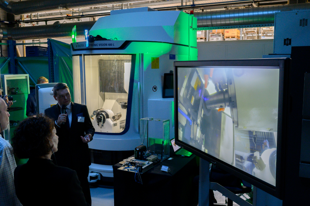 De volgende generatie van machines zal productiever, efficiënter en flexibeler zijn, dankzij de implementatie van smart industry. Denk aan orderverwerking, werkvoorbereiding, productieplanning, fabricage en logistiek