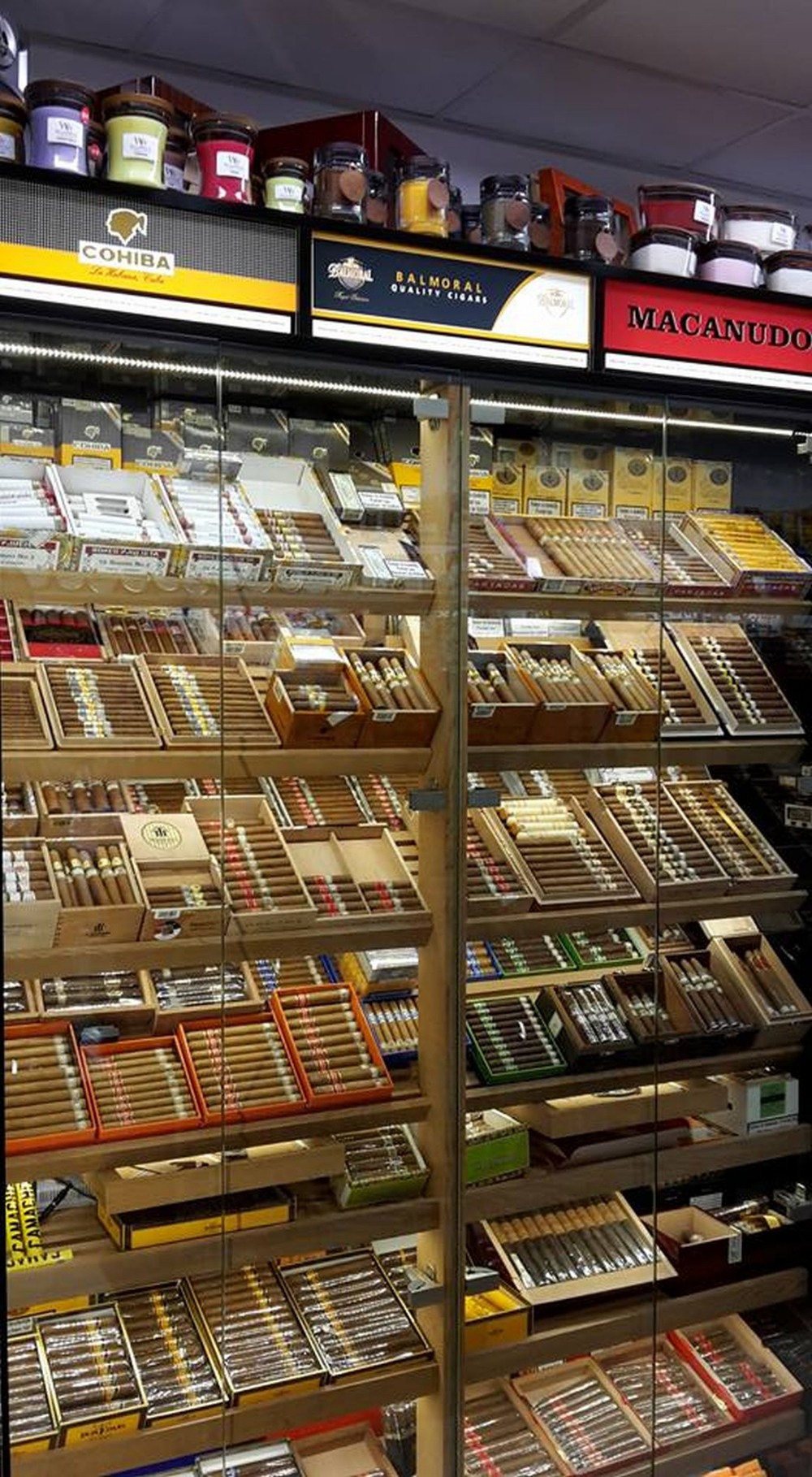 Boek & Cigarshop Erwin De Plancke