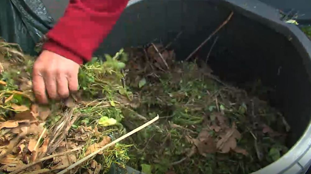 compost verplaatsen COMPOSTINSTALLATIE 