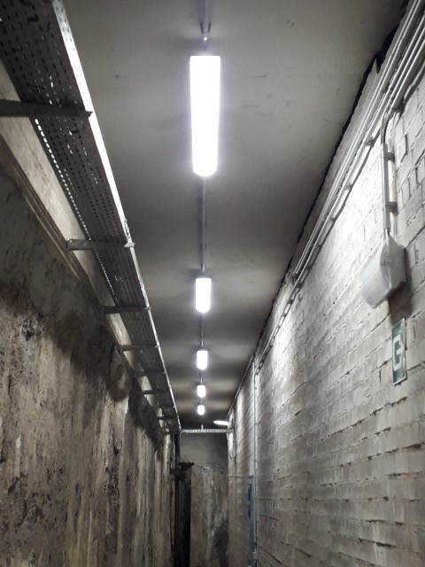 ledarmaturen in de Brussels metro