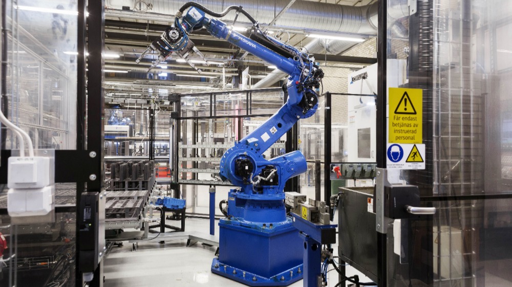 Het bedrijf is gedeeltelijk actief in de markt die het zelf bedient. Voor de fabricage van de gereedschapshouders worden dezelfde machines gebruikt als die bij de afnemers