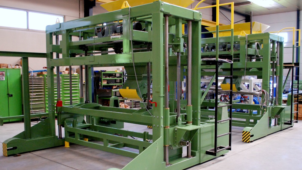 Graux houdt zich voornamelijk bezig met de productie van speciale machines,  in de meeste gevallen zijn die zelfs uniek